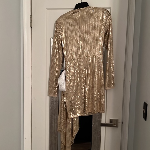 Mac Duggal Sequin Draped Wrap Minidress size 0 - Picture 6 of 8